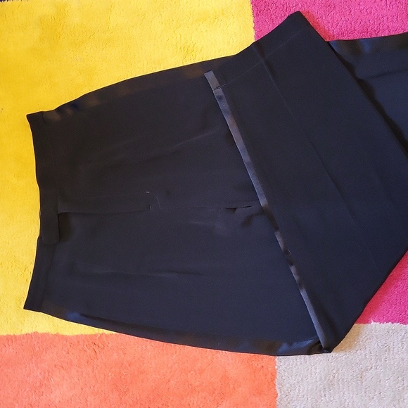 Tuxedo Style Tailored Suit 4/6 - Picture 7 of 11